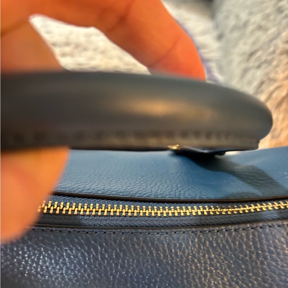 Michael Kors large blue chambray Carine bag - Picture 4 of 12